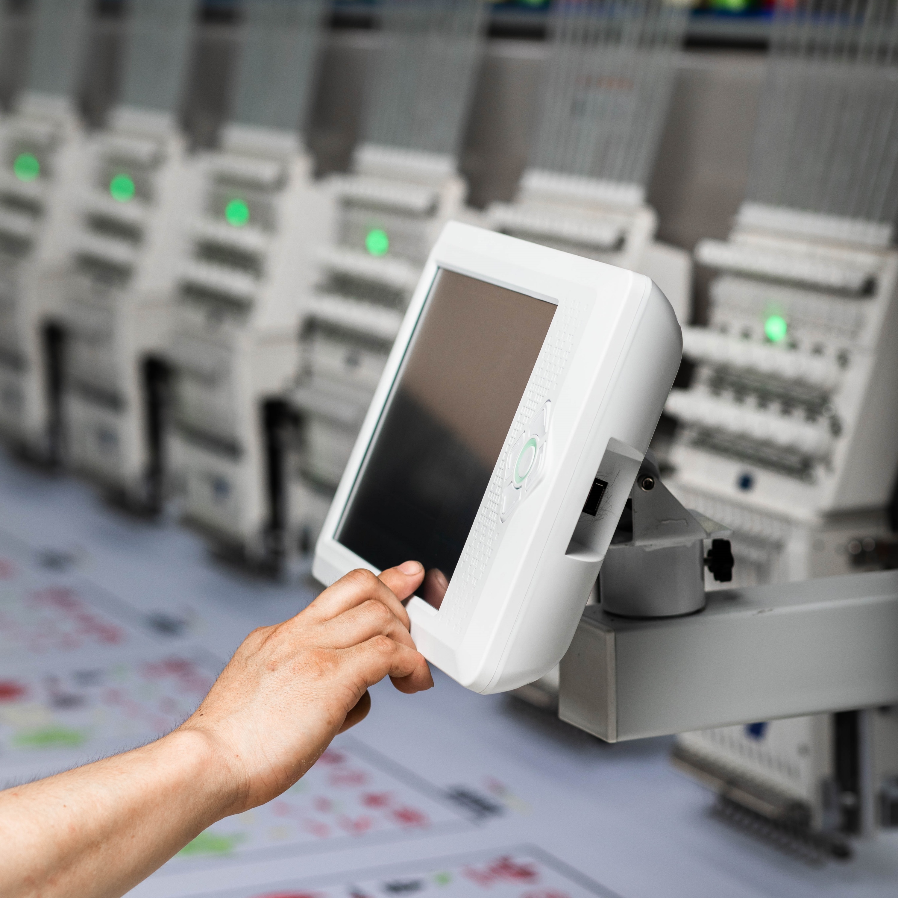 YX-GL High Speed Chenille/Chain Stitch Embroidery Machine view 2