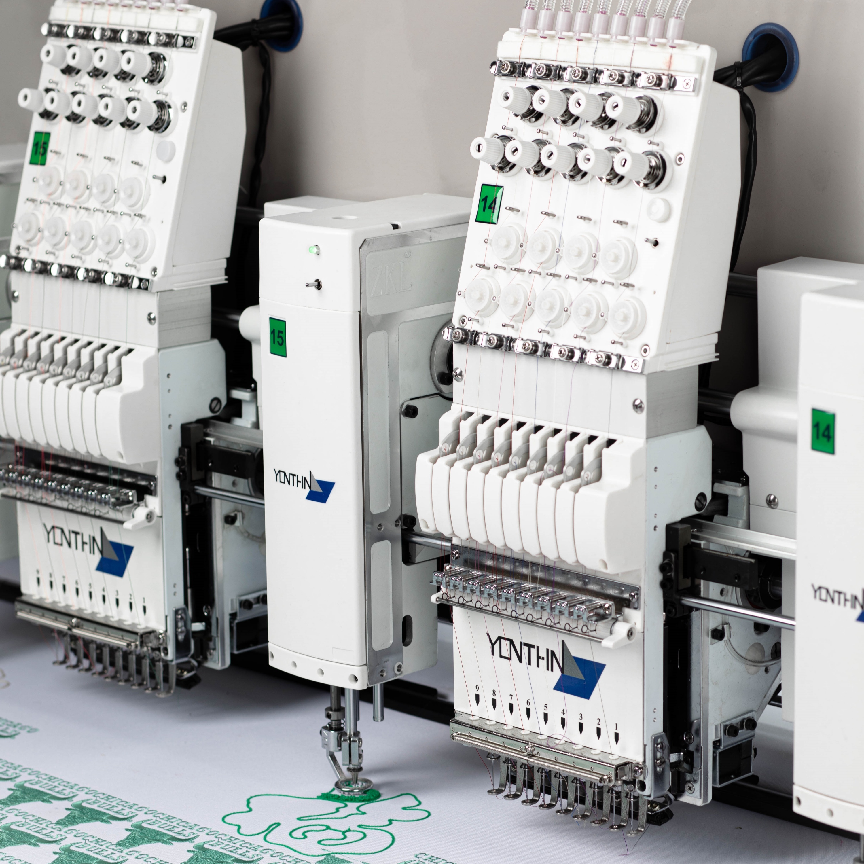 YX-GL High Speed Chenille/Chain Stitch Embroidery Machine view 4