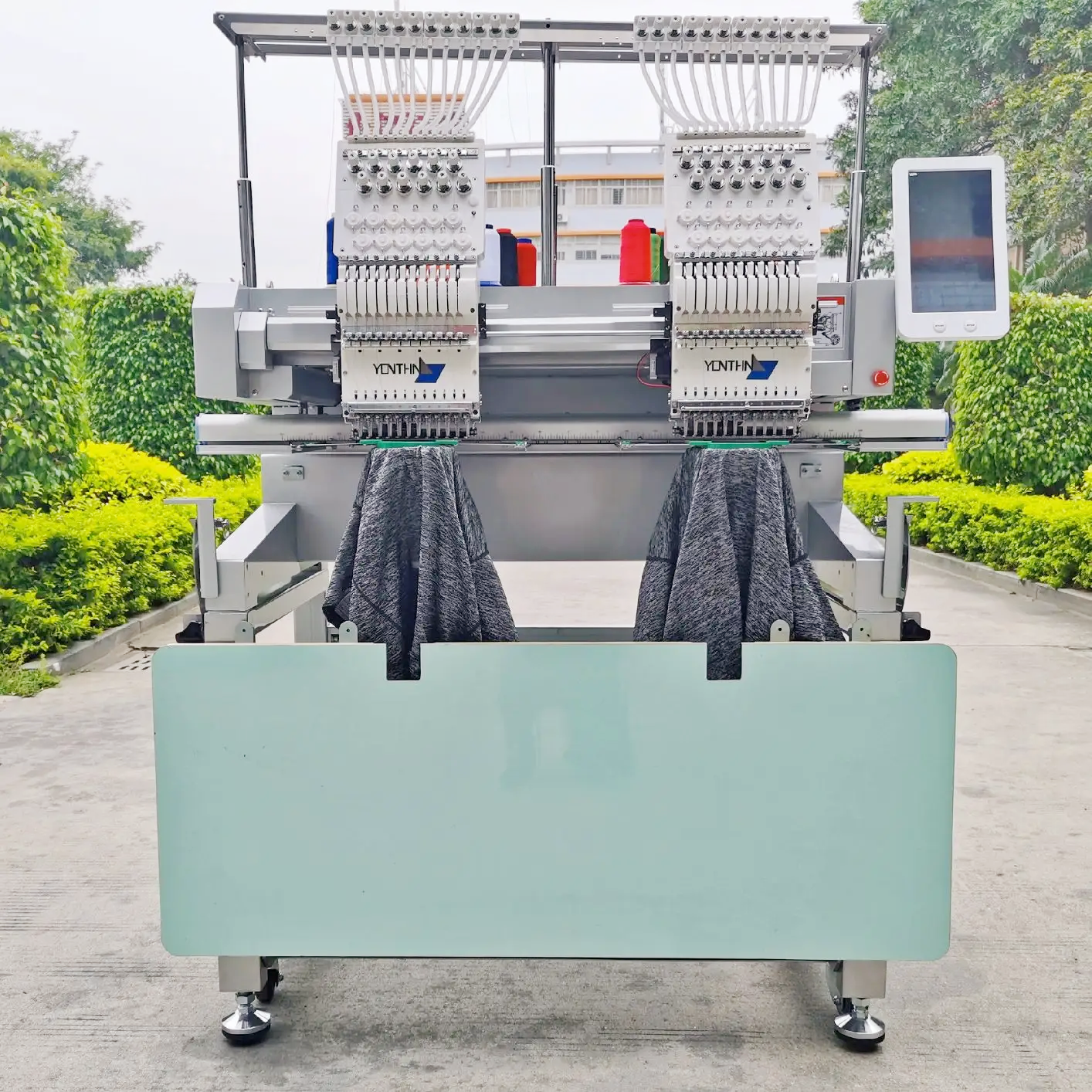 YX-M Two head embroidery machine view 3